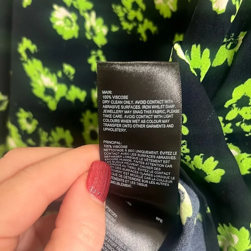 ✨Whistles Navy Digital Daisy Print Sz 12 Skirt✨